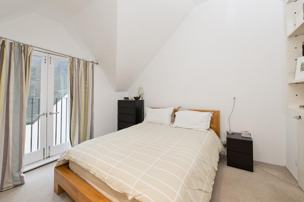 House Landor Road in Greater London