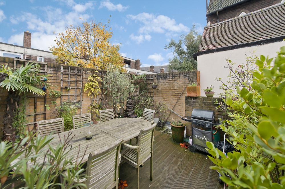 House Landor Road in Greater London