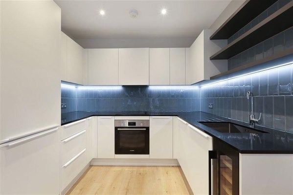 Flat Raglan Road in London