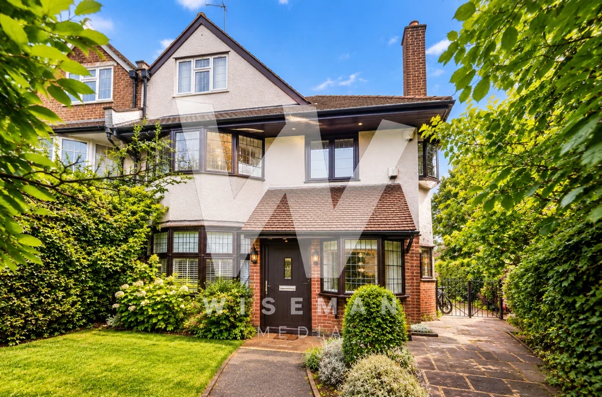 Flat Caledonian Road in Greater London
