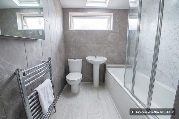 House Duncombe Close in Bramhall