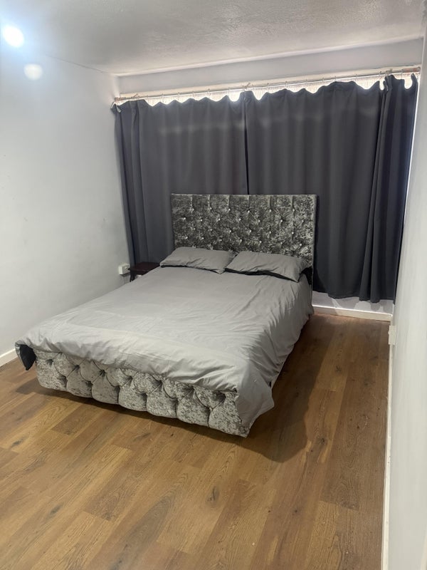 Room Basil Gardens in Greater London