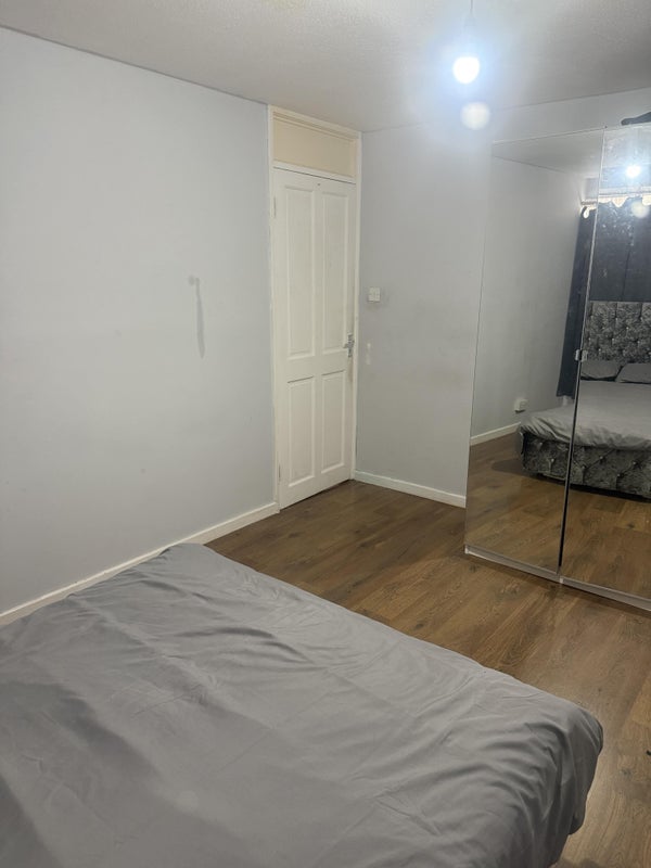 Room Basil Gardens in Greater London