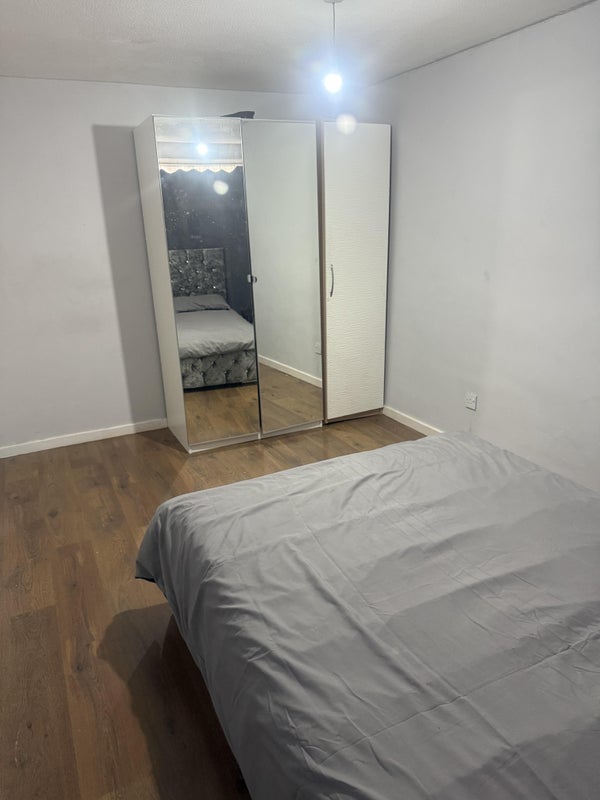 Room Basil Gardens in Greater London
