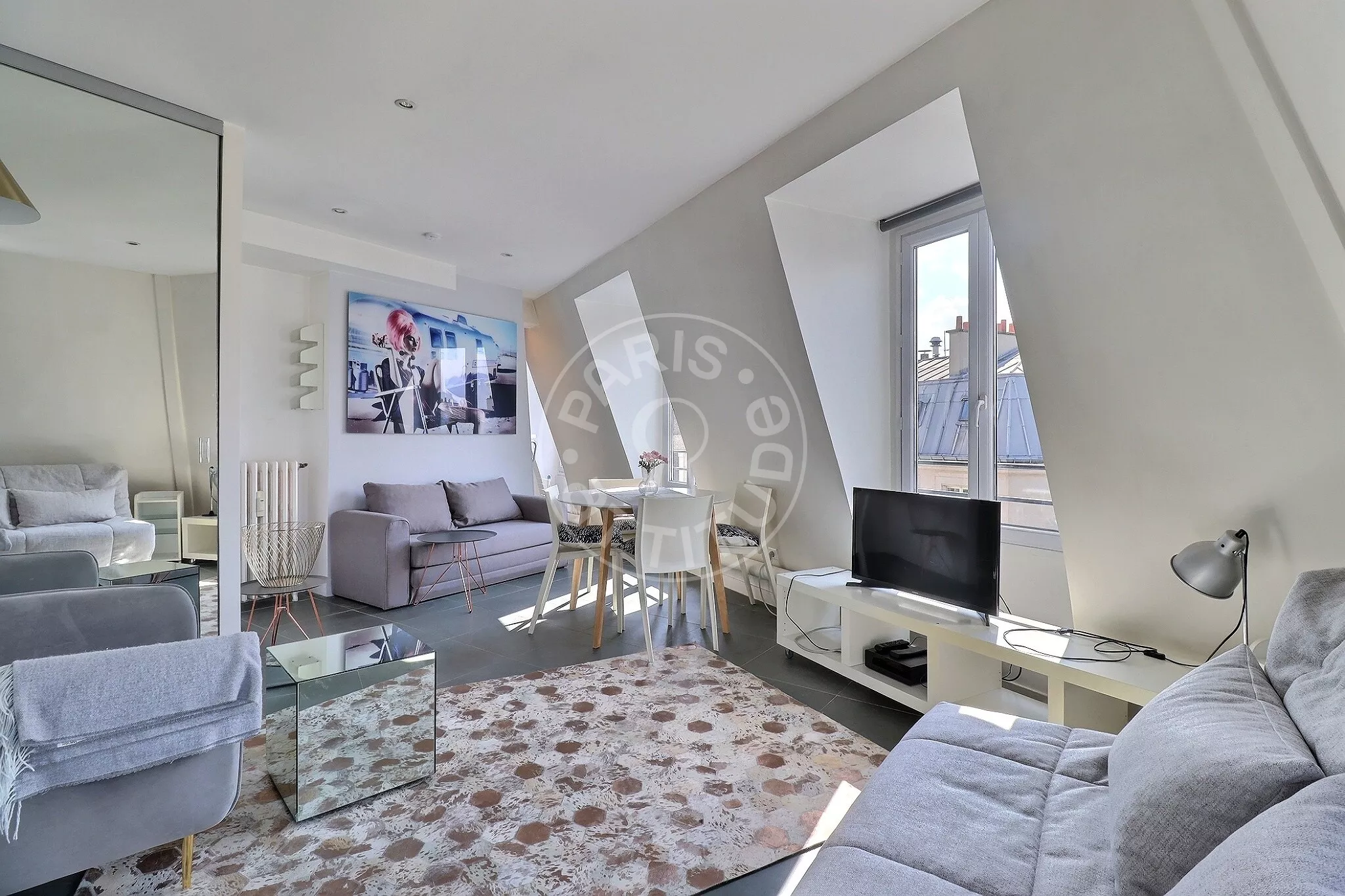 Flat Rue Pierre le Grand in Paris