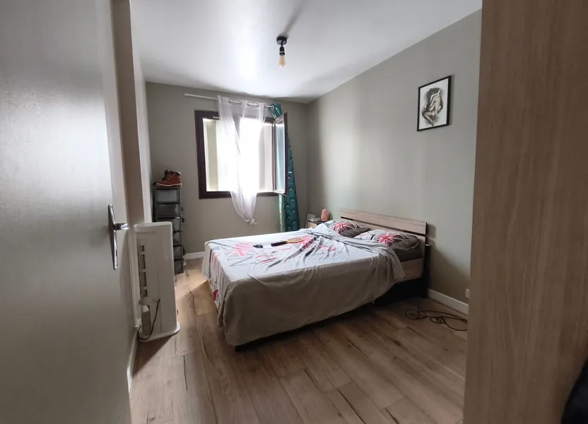 Flat chemin des deux prés in Évry