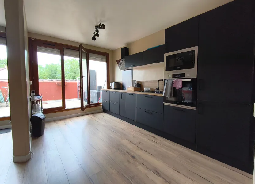 Flat chemin des deux prés in Évry