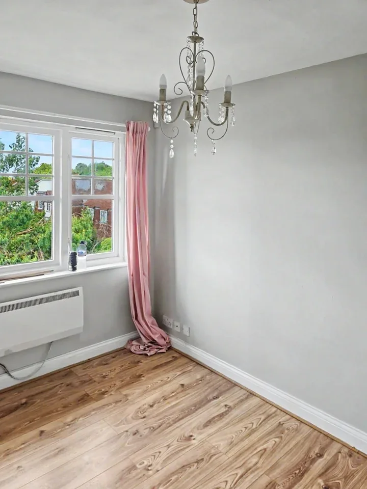 Flat Fawcett Close in Greater London