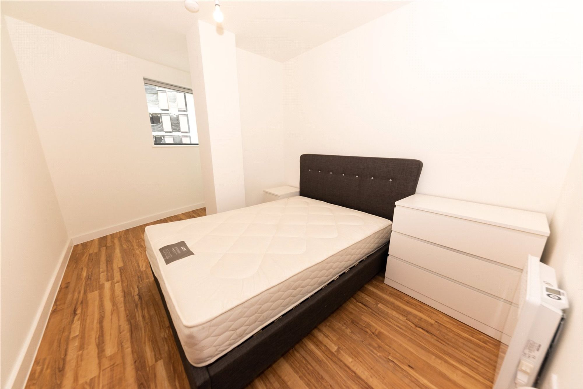 Flat Pomona Strand in Trafford
