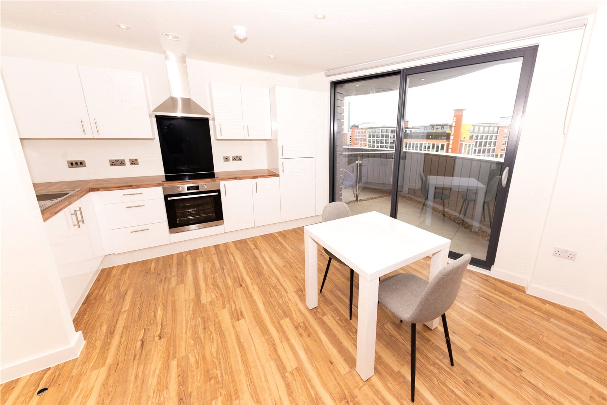 Flat Pomona Strand in Trafford