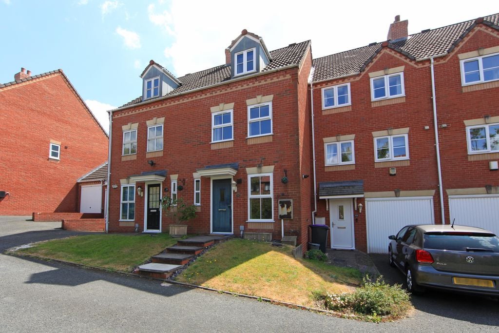House Archer Drive in Dawley