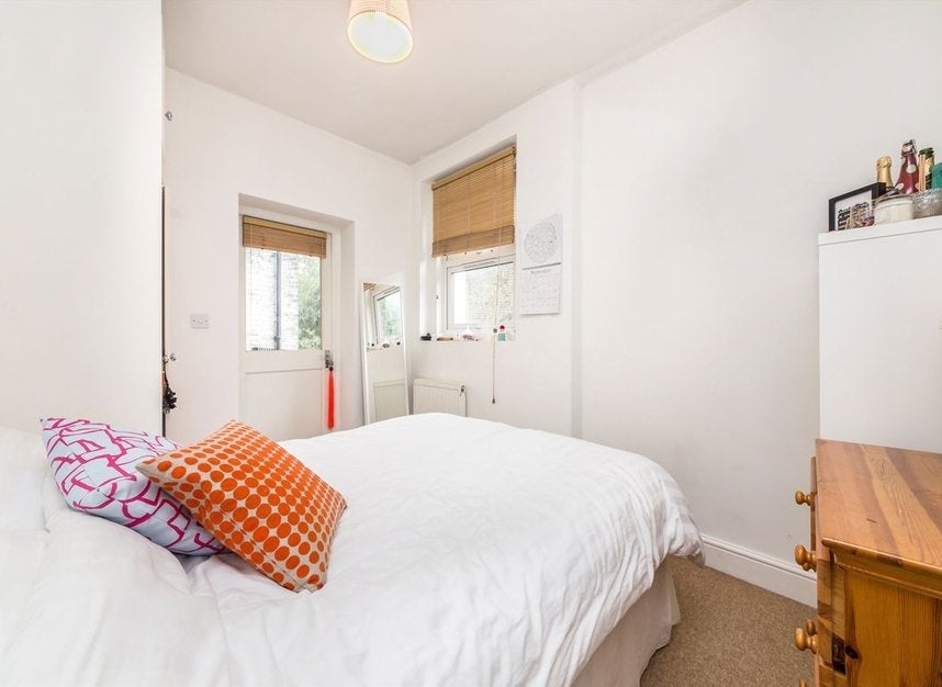 Flat Edgeley Road in Greater London