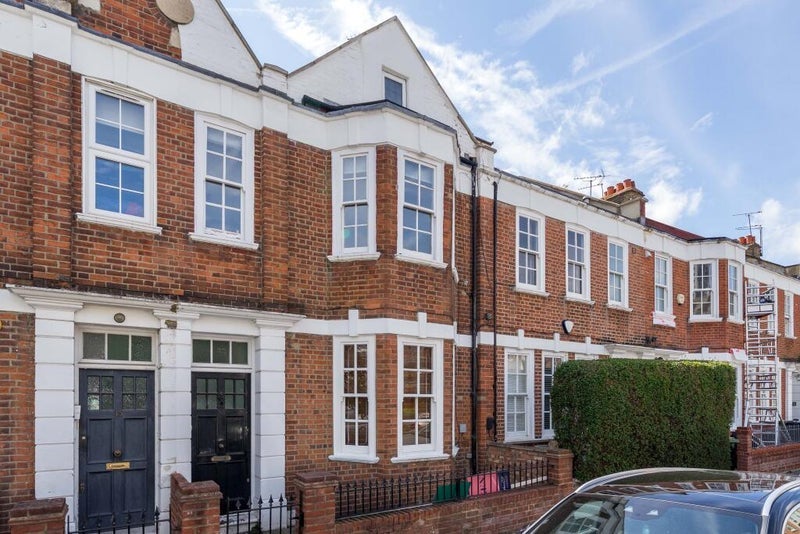 Flat Sedlescombe Road in Greater London