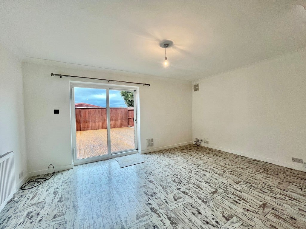 Flat Pretoria Road in Greater London