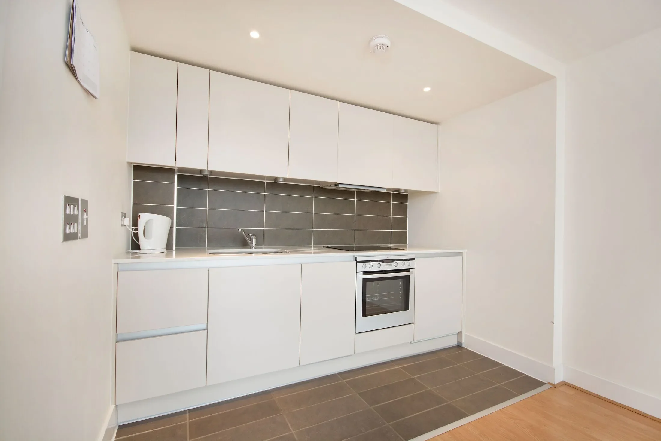 Flat Tabard Street in Greater London