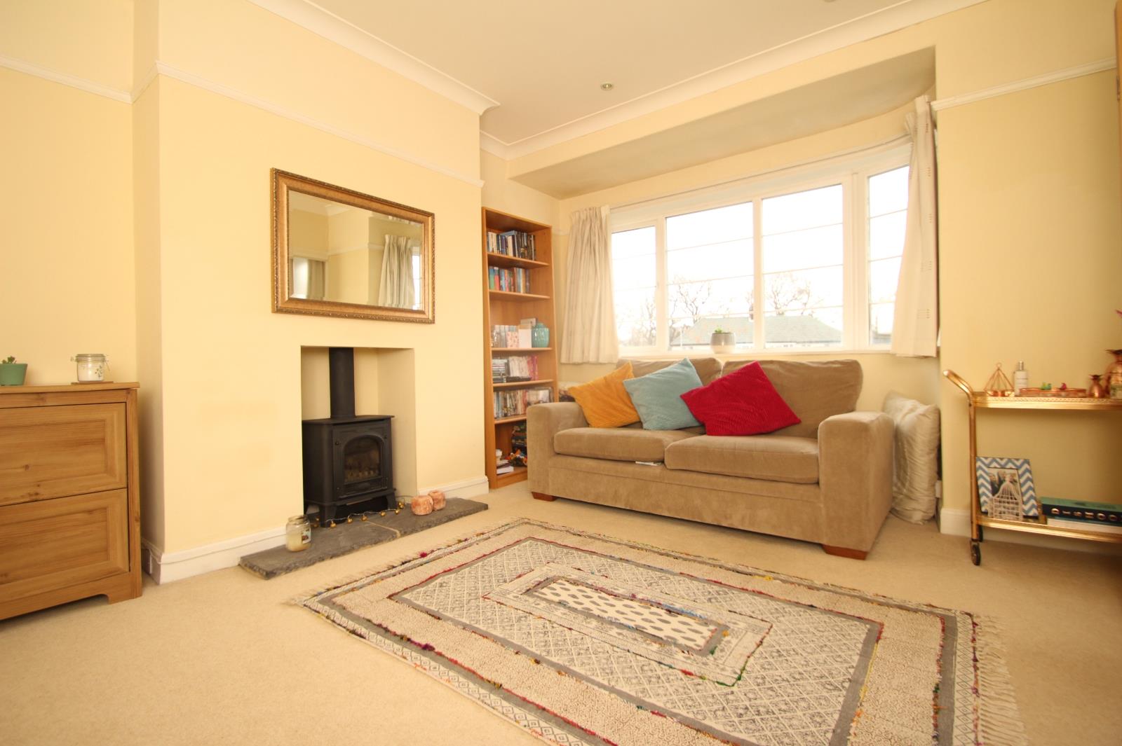 Flat Redesdale Gardens in Leeds