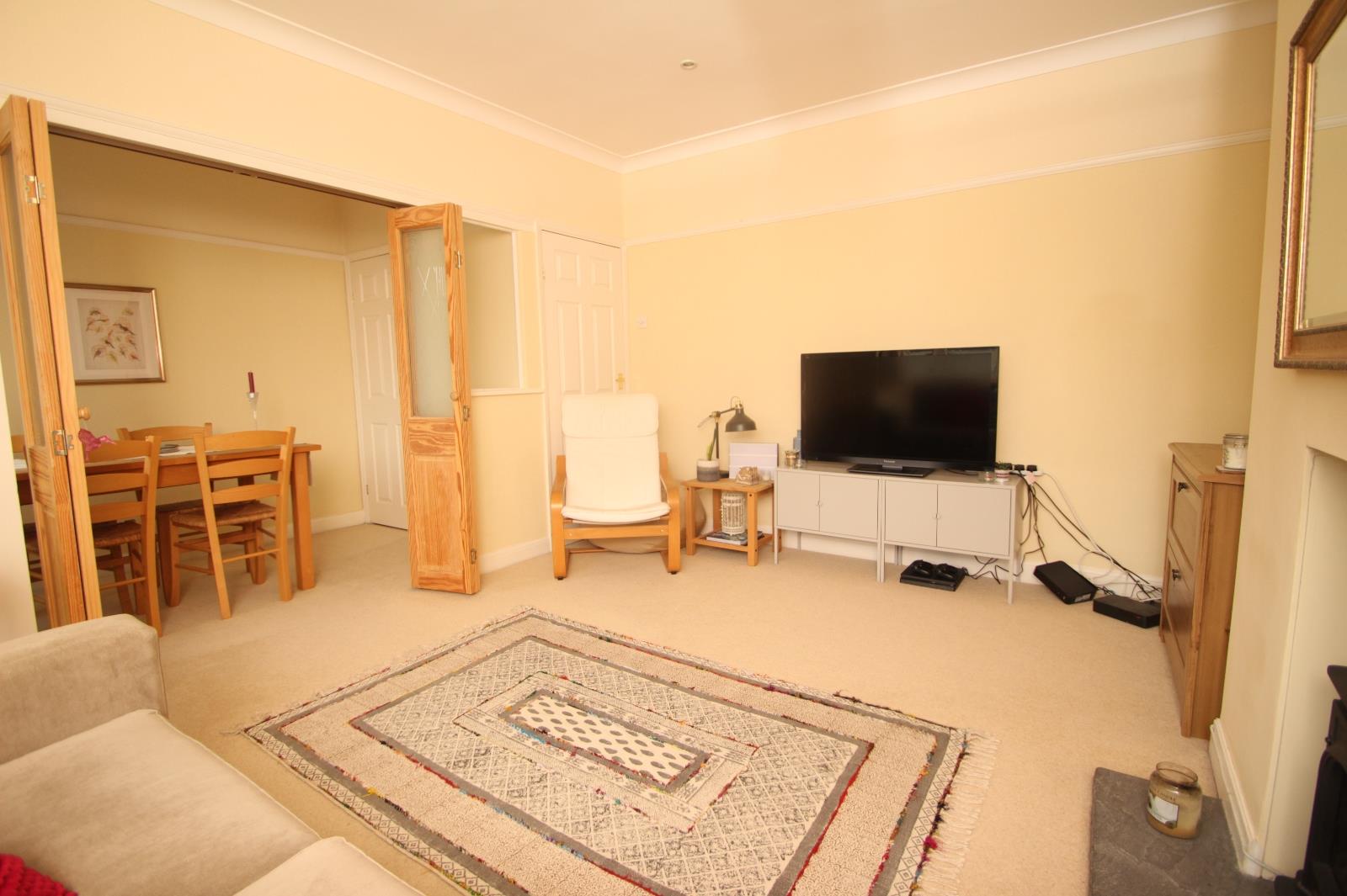 Flat Redesdale Gardens in Leeds