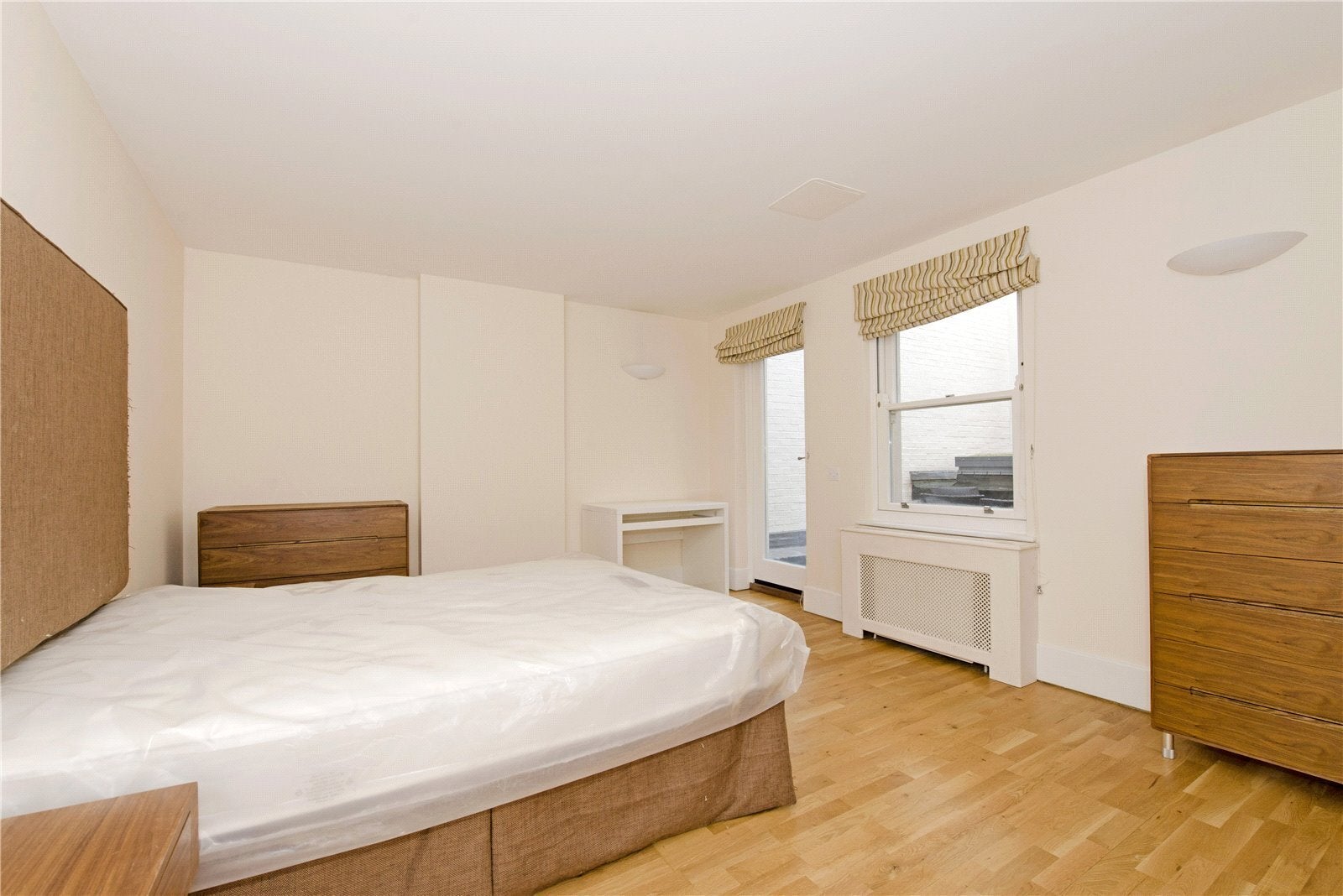 Flat King's Terrace in Greater London