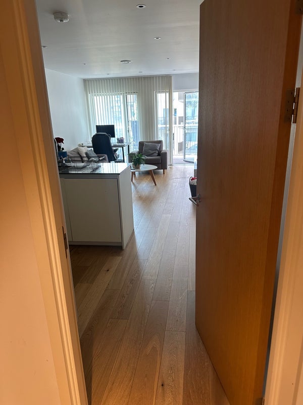 Room Aviary Close in Greater London