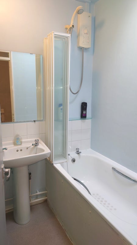 Room Clarence Gardens in Greater London