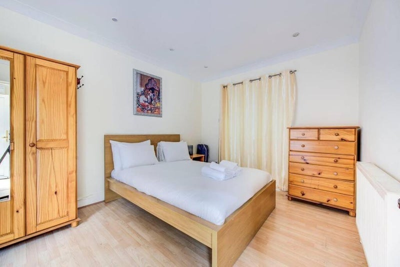 Room Ashmore Road in City of Westminster