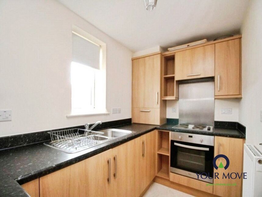 Flat Drummond Grove in Ashford