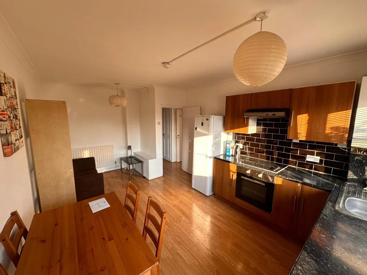 Flat Russia Lane in Greater London