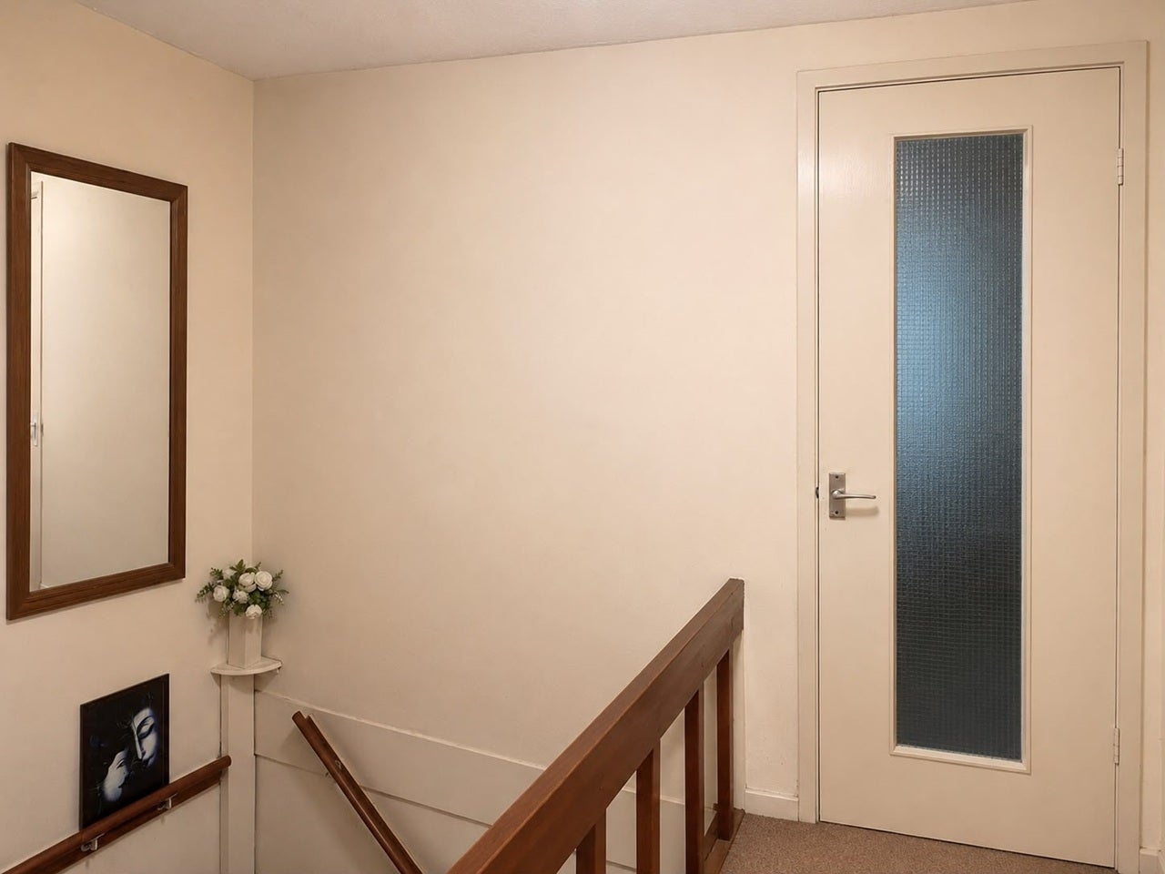 Room Mayfield Close in London