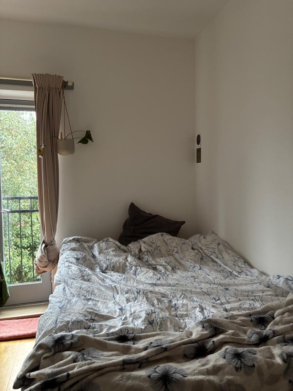Room Acres Road in Manchester