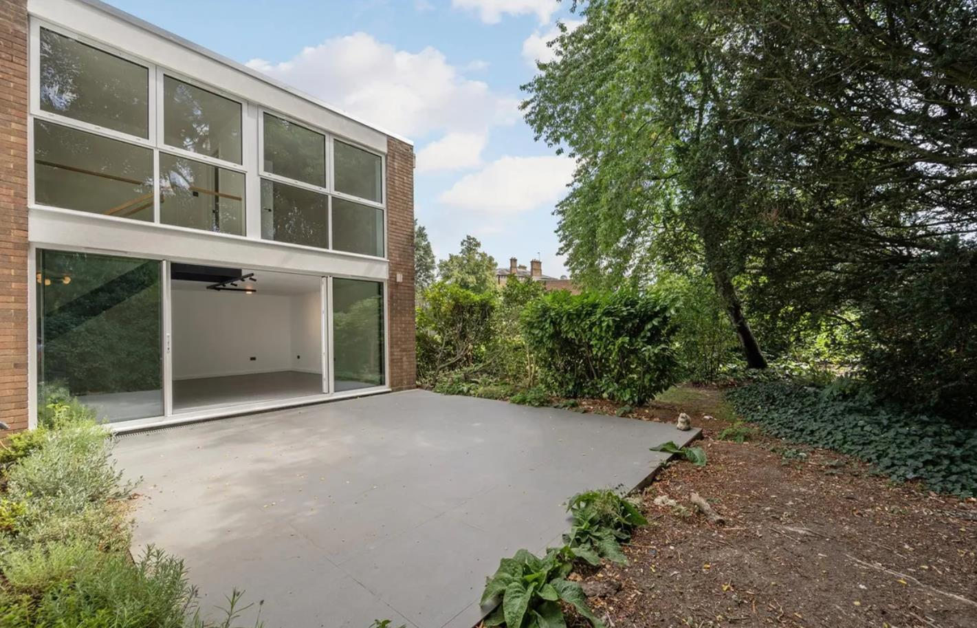 House Cottenham Drive in Greater London