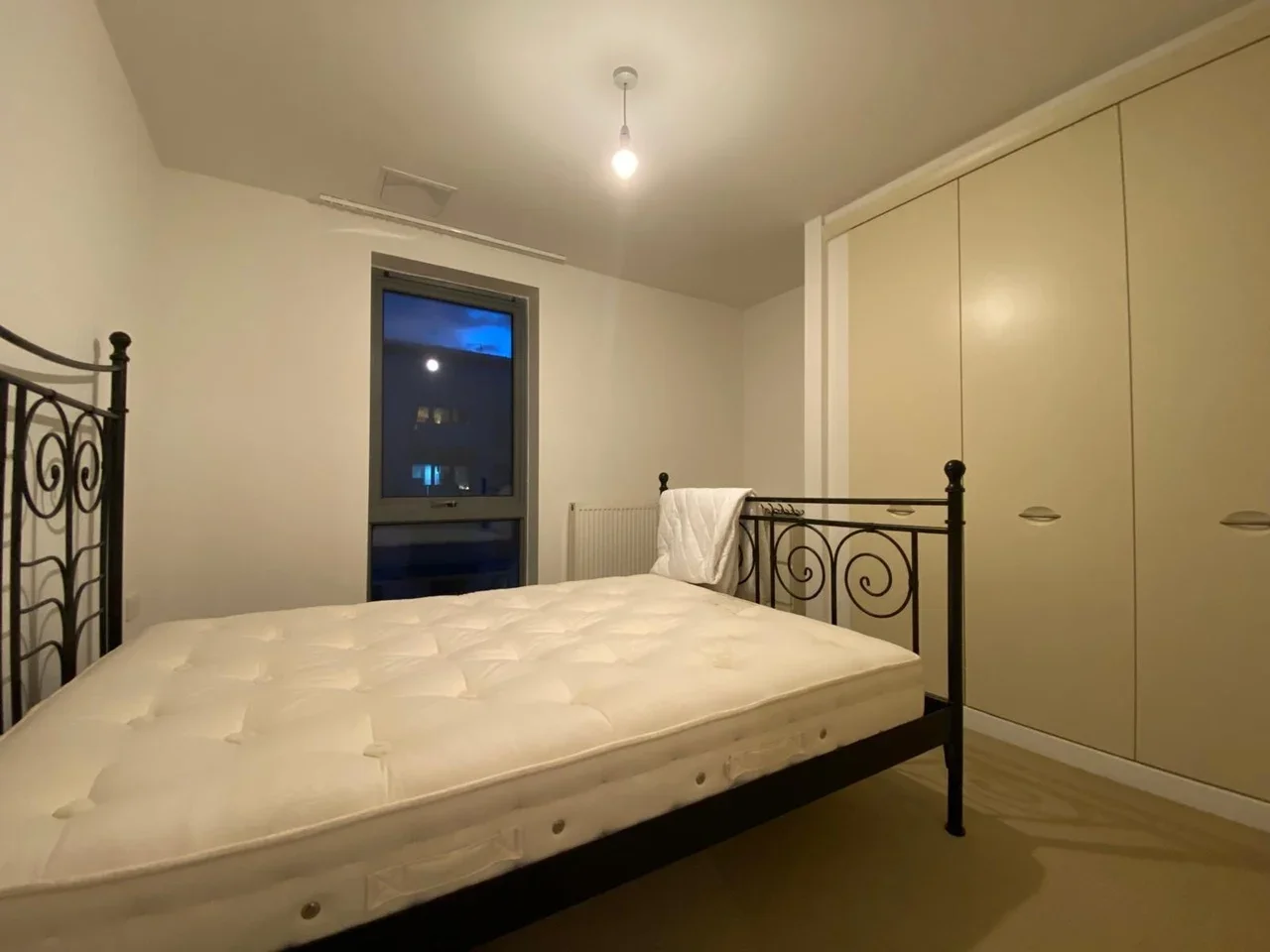 Flat Stainsby Road in Greater London