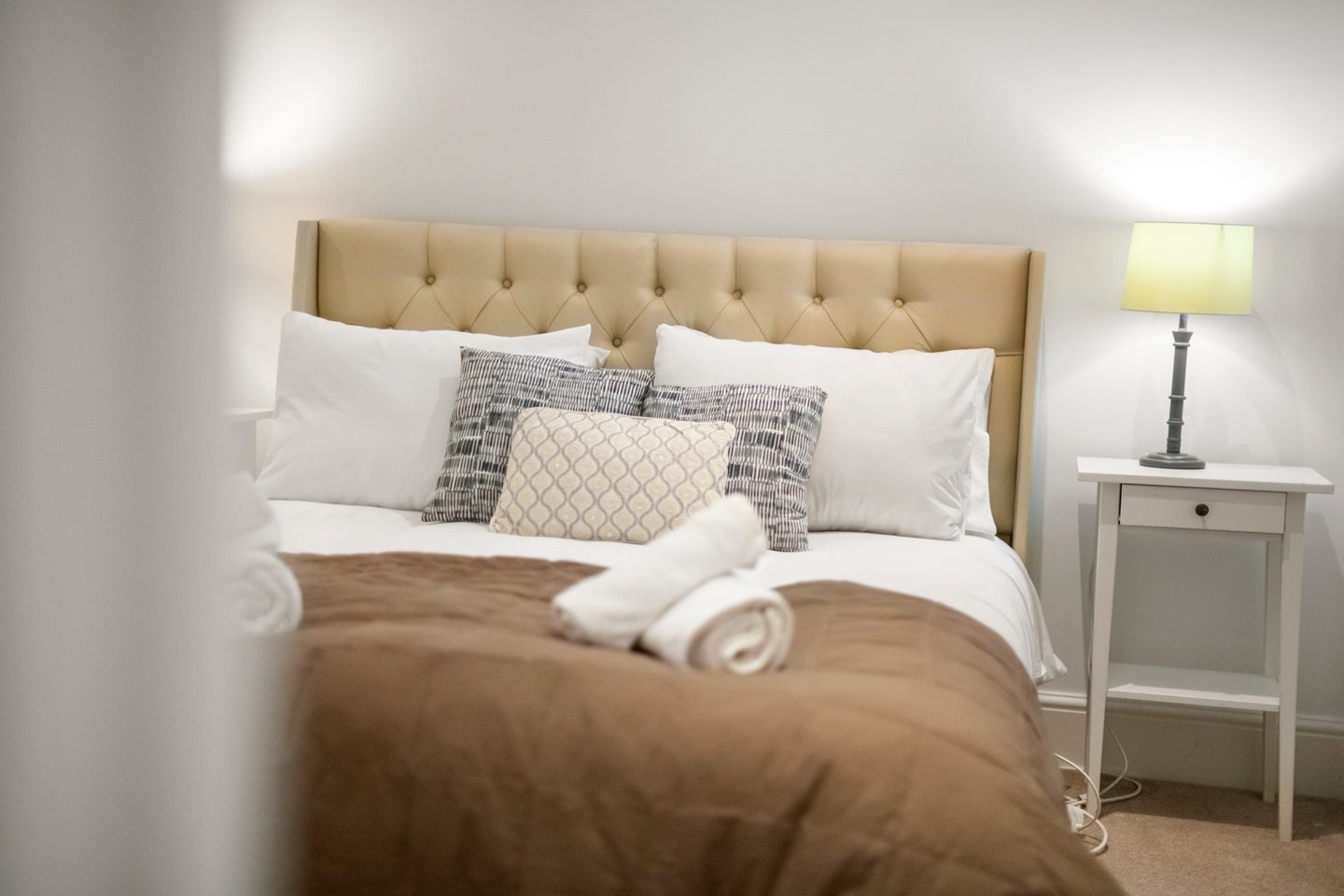 Flat Pembridge Gardens in Greater London