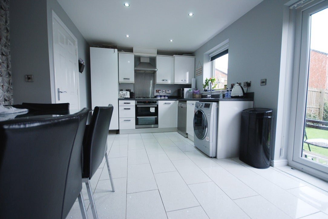 Flat Bowden Close in Newcastle upon Tyne
