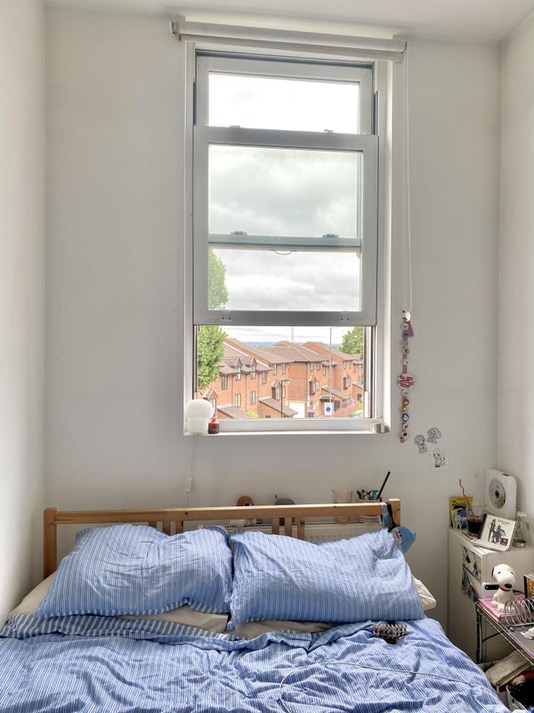 Room Leopold Road in Greater London