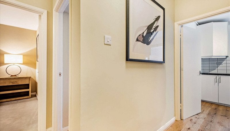 Flat Fulham Road in Greater London