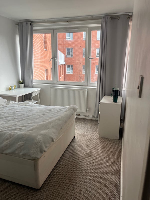 Room Weston Street in Greater London