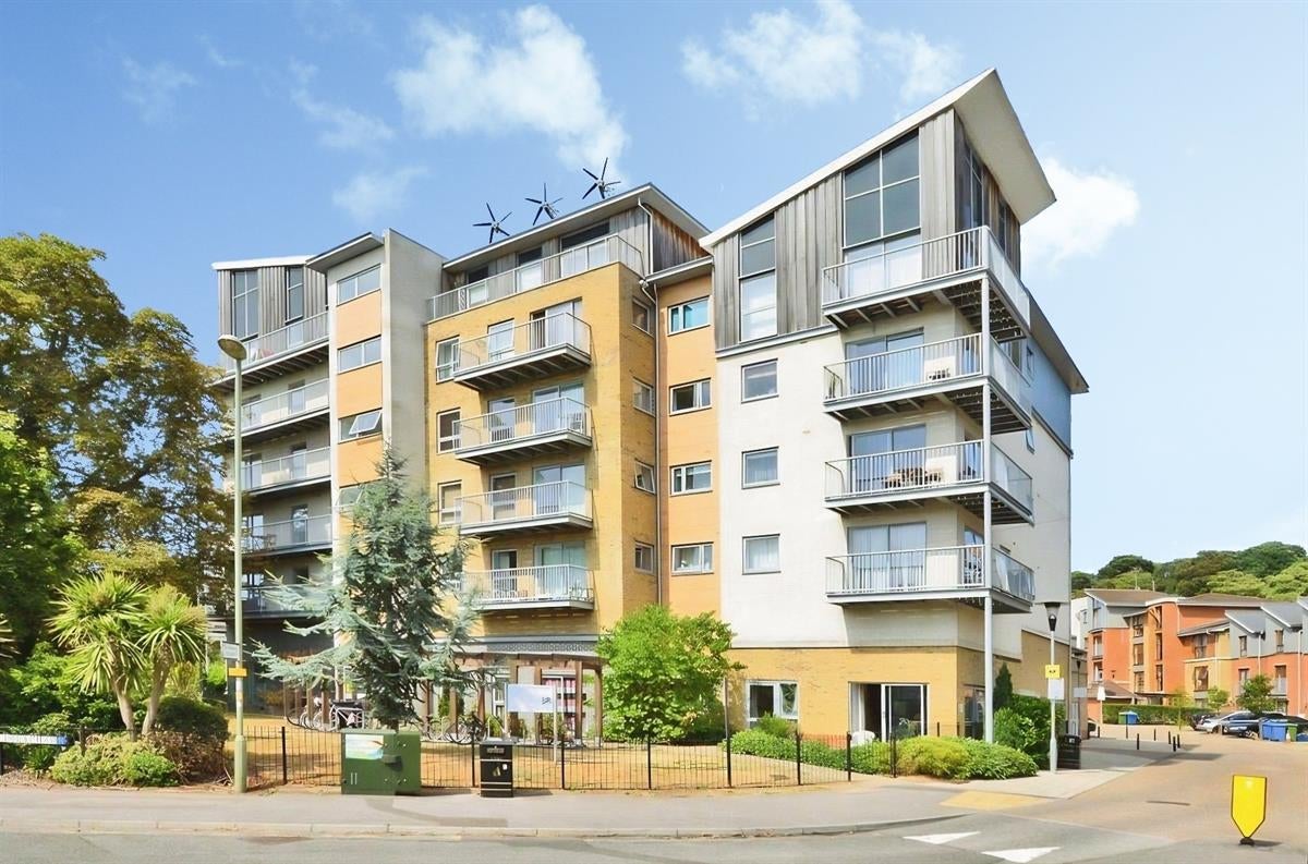 Flat Rectory Road in Rushmoor
