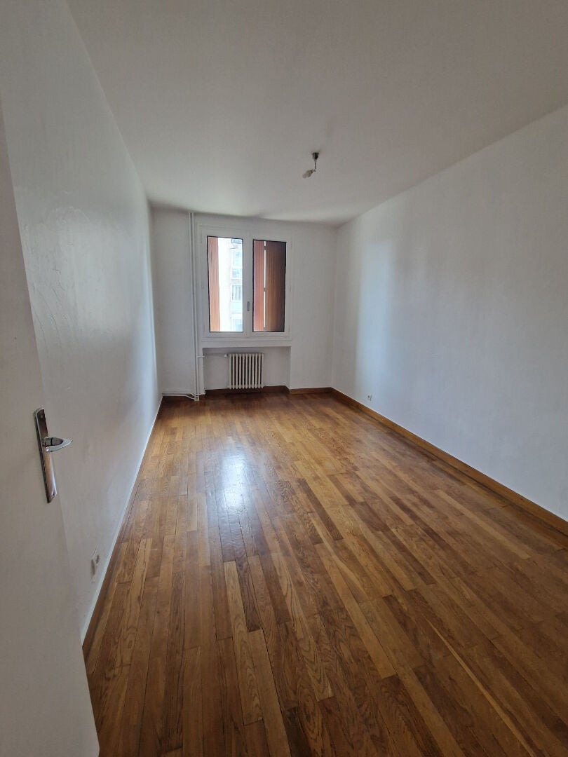 Flat Rue Jean Allemane in Saint-Étienne