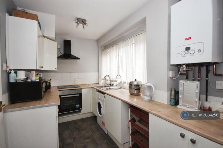 House Lucian Close in Coventry