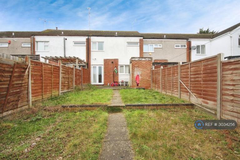 House Lucian Close in Coventry