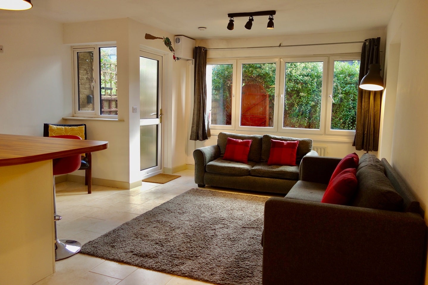Flat Park Rise Road in Greater London