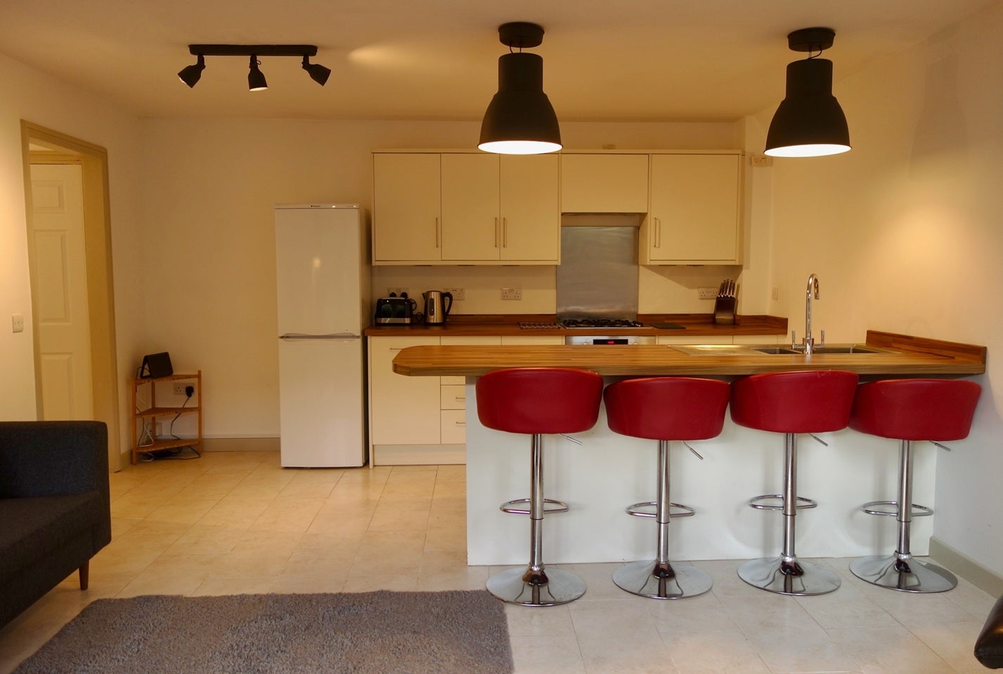 Flat Park Rise Road in Greater London