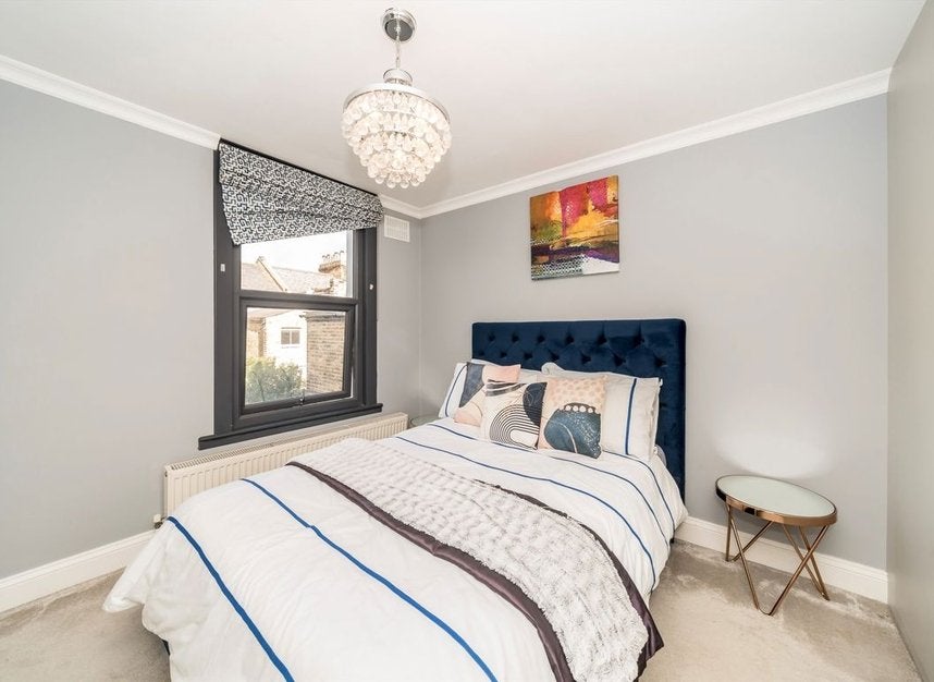 Flat Prothero Road in Greater London