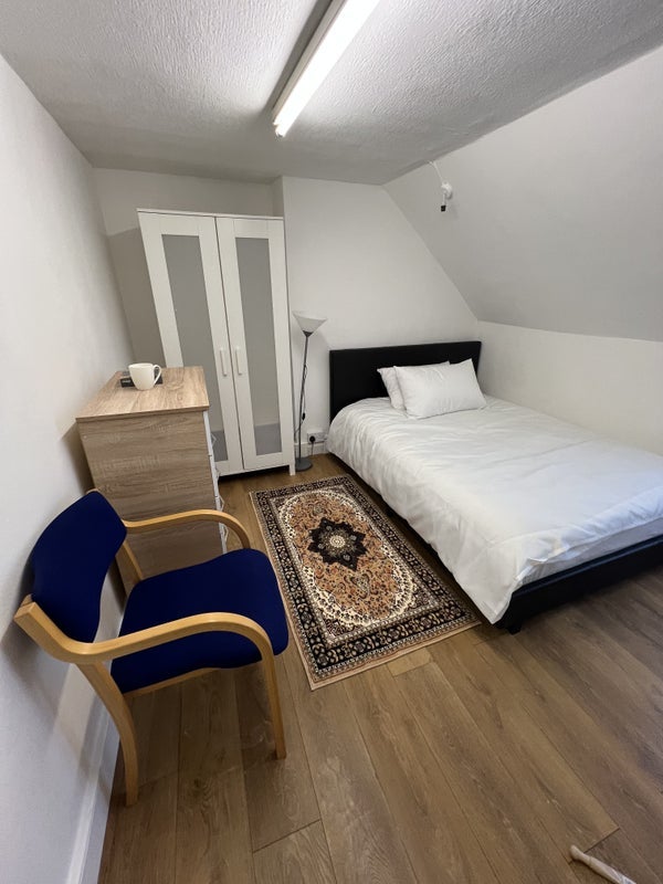 Room Willoughby Road in Greater London
