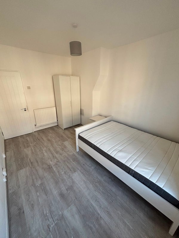 Flat Bolney Street in Greater London