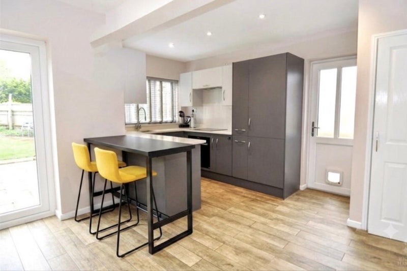 Room Cotswold Close in Charnwood