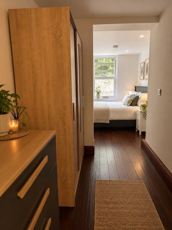 Room Trafalgar Avenue in Greater London