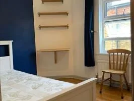 Room Rutland Park in Greater London