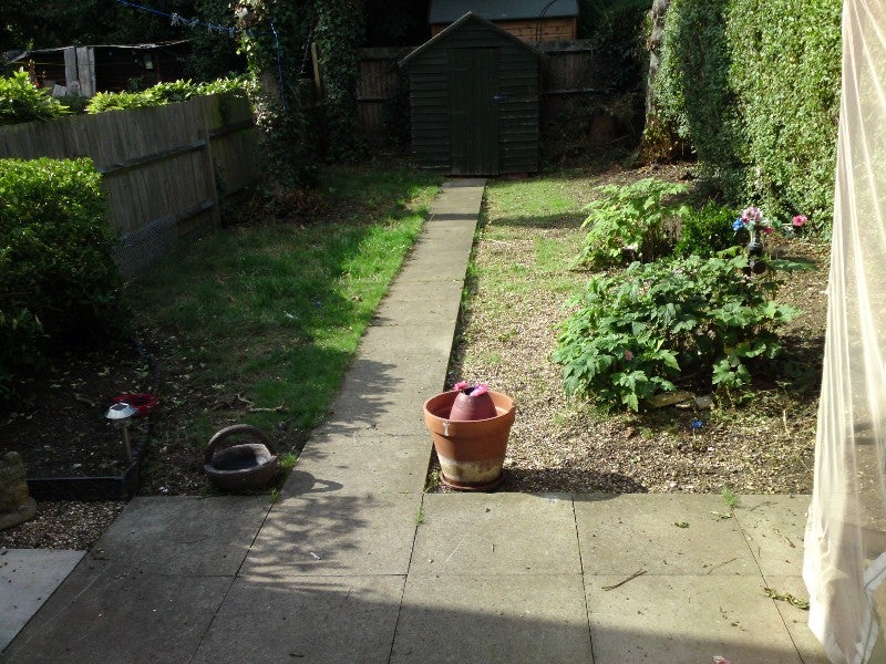 Flat Woodland Road in Greater London