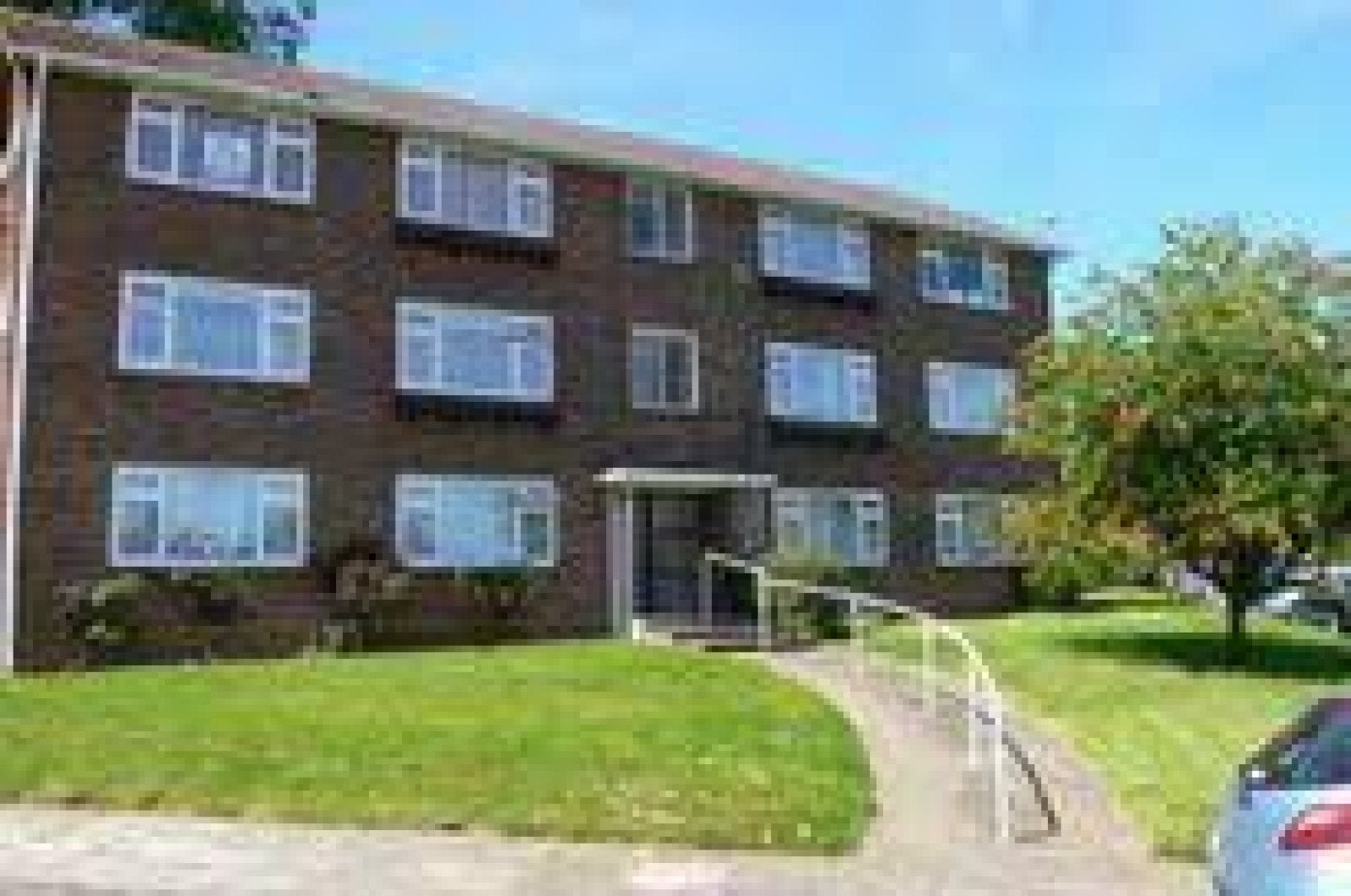Flat Beaconsfield Road in Canterbury